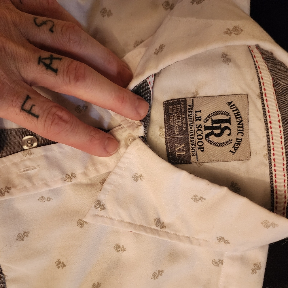 Short sleeve button down